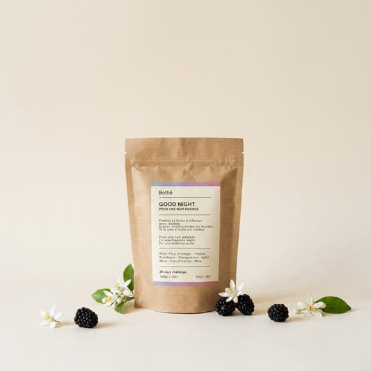Infuso al rooibos “Good Night” di Bothé — bustina e bottiglia su sfondo color crema