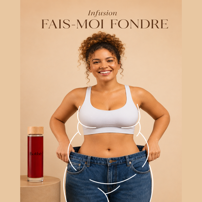 Tisana "FAIS-MOI FONDRE" – donna sorridente in jeans larghi accanto alla bottiglia